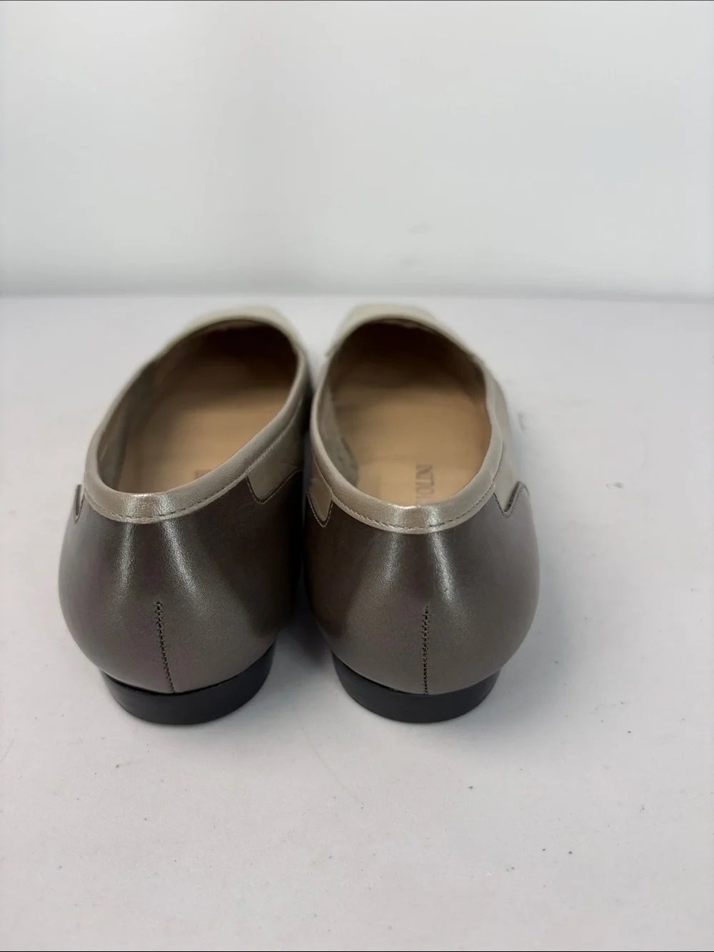 Enzo Angiolini classic slip